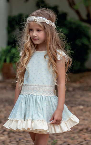 Dress to Impress: A Guide to Choosing the Perfect Dress for Your Little Girl